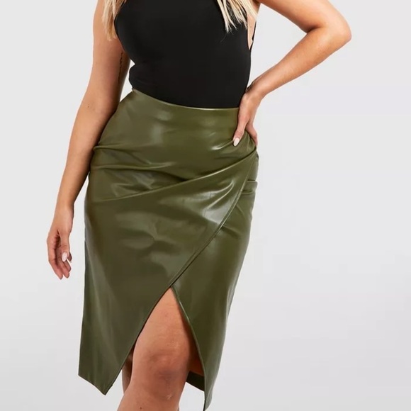 New FAUX LEATHER RUCHED WRAP MIDI SKIRT - Picture 4 of 8